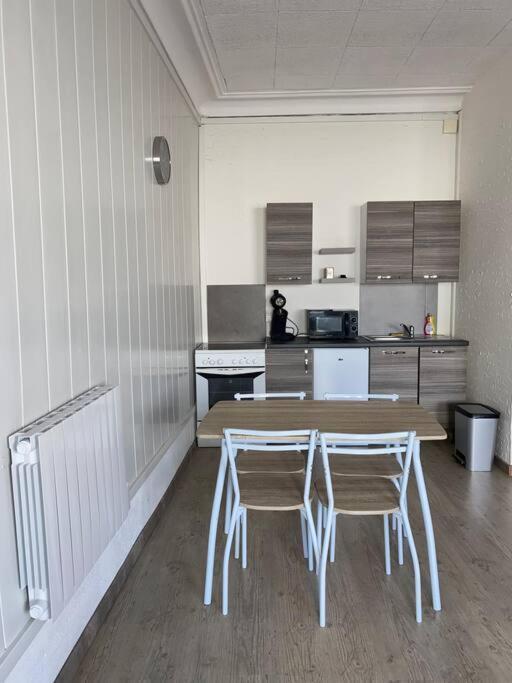 Spacieux Proche Du Centre Apartment *